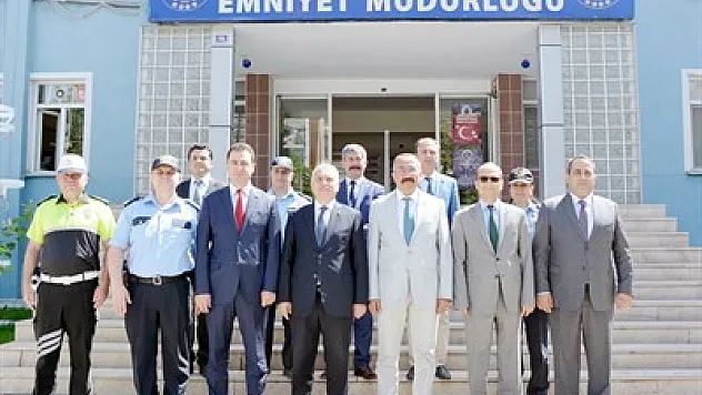 Hem veda etti, hem helallik istedi