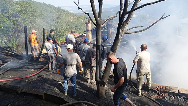 Hisarcık'ta Bir Evde Çıkan Yangın Ormana Sıçramadan Söndürüldü