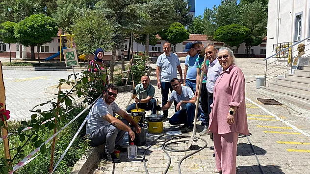 Hisarcık'ta Fedakar Öğretmenler Okul Bahçesini Güzelleştirdi