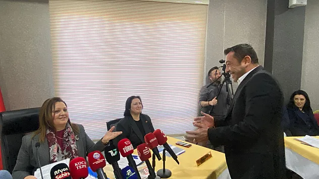 İftar Programı Öncesi Mecliste Süre Tartışması
