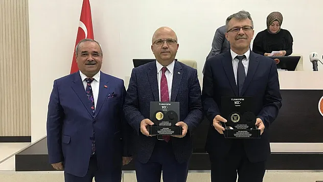 Başkan Şahin’den İGM üyelerine özel hediye