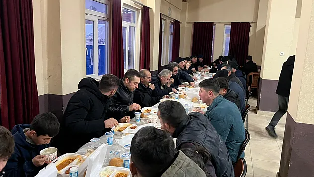 İhsaniye'de Önce İftar Yapıldı, Sonra Sakalı Şerif Ziyaret Edildi
