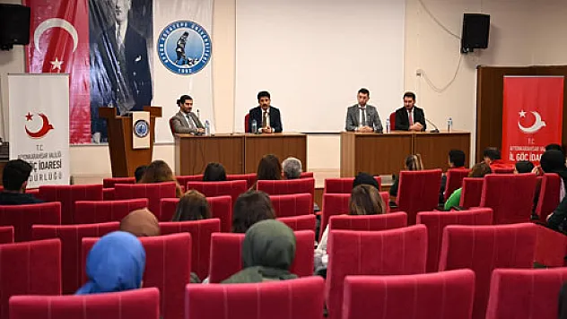 İİBF'de 'Göçü Konuşalım' paneli düzenlendi