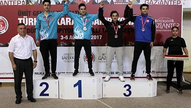 İki karateci dünya şampiyonası yolunda