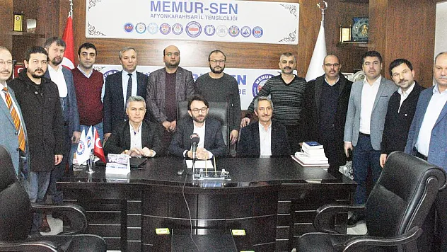 İki kaymakam Eğitim Bir Sen'in merceğinde