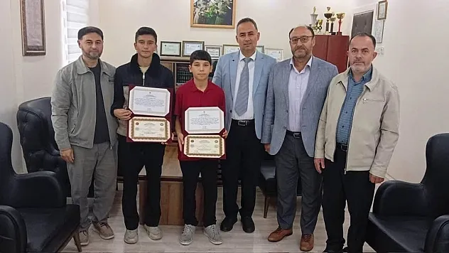 İki Öğrenci Daha İcazet Belgesini Aldı