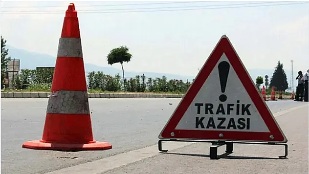 İki Otomobilin Çarpıştığı Kazada 3 Kişi Yaralandı