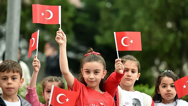 İkinci Dönemin Sloganı: Bayrakla Başlayan Okul, Birlikle Büyüyen Gelecek