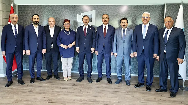 İletişim Başkanı Altun Basın İlan Kurumu'nu ziyaret etti