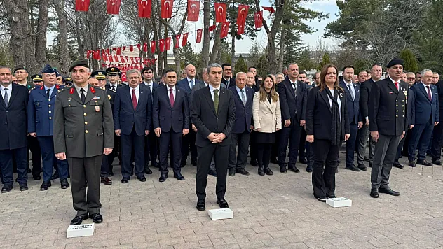 İlk Tören Hava Şehitliği'nde
