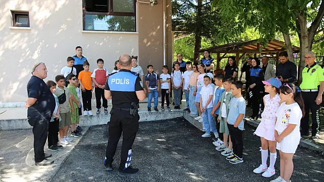İlkokul Öğrencilerine Polislik Hizmetleri Tanıtıldı