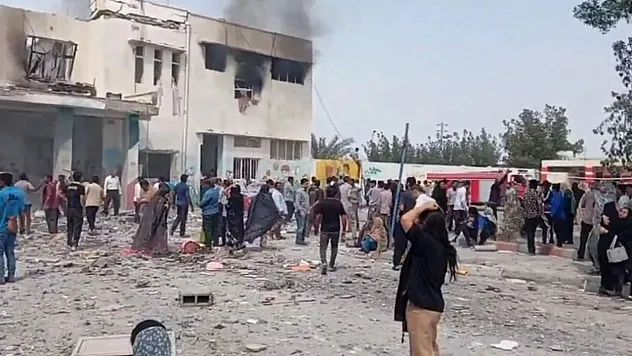 İran'da Okul Vuruldu, Onlarca Çocuk Öldü