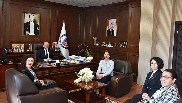 İş Kadınlarından Rektör Okumuş'a Ziyaret