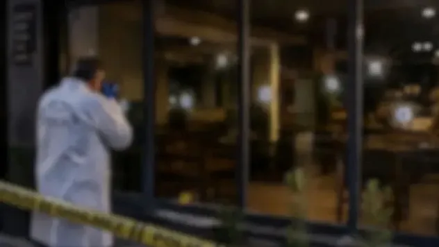 İş Yerini Kurşunladı, Ardından Çevreye Rastgele Ateş Açtı