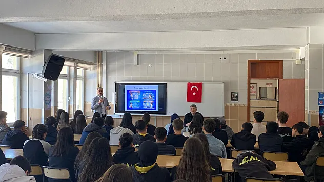 İscehisar MYO Akademisyenleri Liselilere Eğitim Verdi