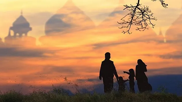 İslam'da Boşanan Kadın Eski Eşiyle Yeniden Evlenebilir mi?
