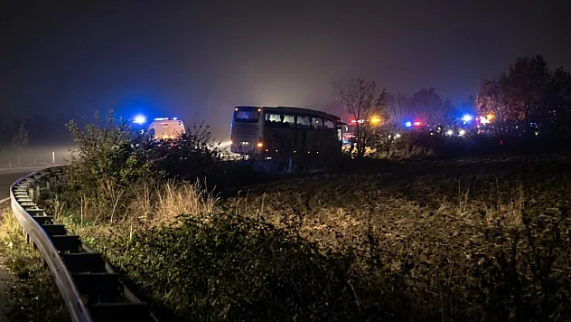 İstanbul-Ağrı Seferindeydi... Amasya'da Yolcu Otobüsü Tarlaya Savruldu