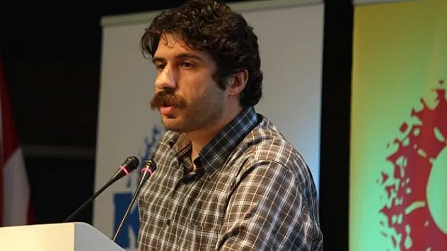 İstanbul Üniversitesi Akademisyeni Levent Dölek Tutuklandı