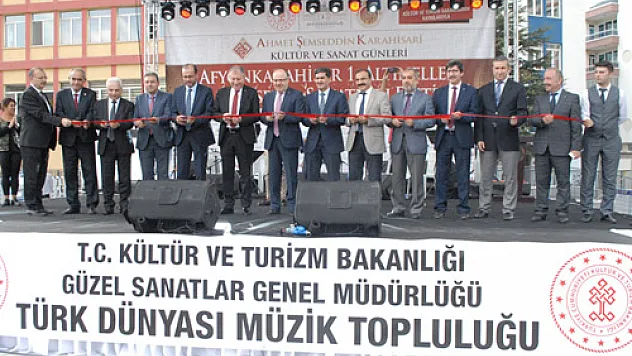 İşte meydan, işte festival