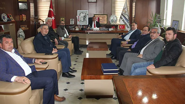 İYİ Parti'liler Şahin'i ziyaret etti
