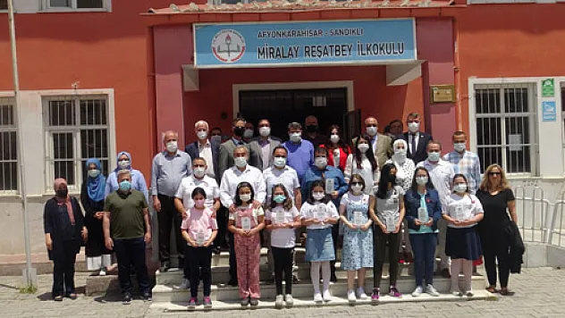 İZSANDER,  Sandıklılı dünya  klavye şampiyonlarını ödüllendirdi