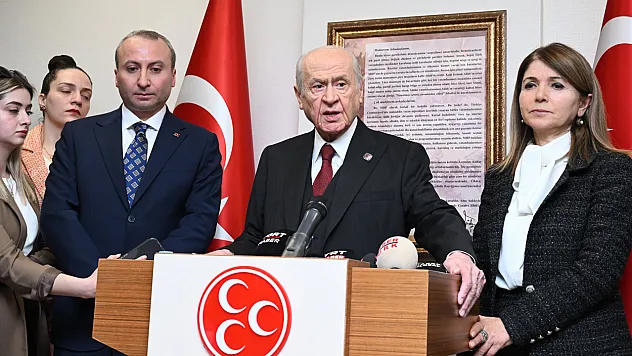 İzzet Ulvi Yönter'in İstifasına Bahçeli'den Açıklama Geldi