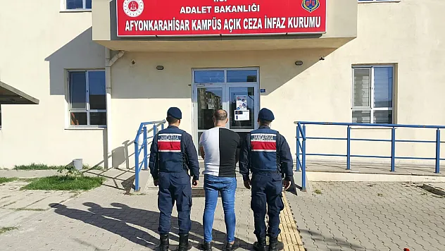 Jandarma, 3 Ayrı Suçtan Aranan Şahsı Yakaladı
