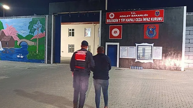 Jandarma 61 Kişi Yakaladı, 15'i Tutuklandı