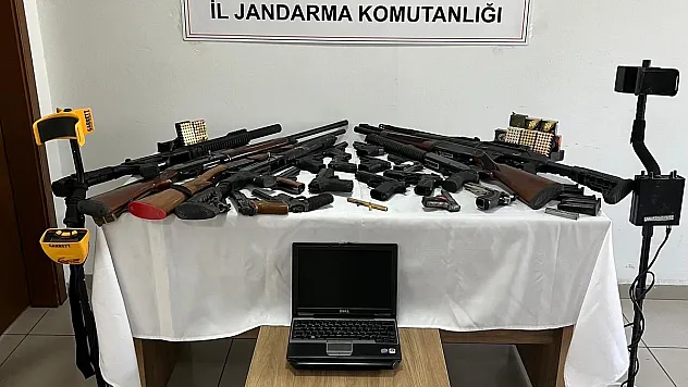 Jandarma Bile Neye Uğradığını Şaşırdı! Evden Suikast Silahı, Çok Sayıda Mermi Ve Yer Altı Görüntüleme Cihazı Çıktı