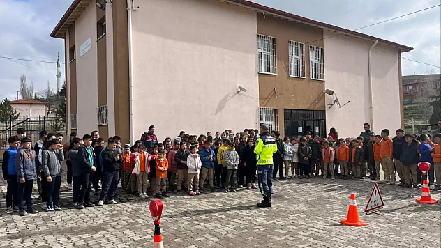 Jandarma Trafik Ekiplerinden Uygulamalı Eğitim
