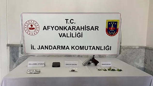 Jandarma Uyuşturucu İle Kurusıkı Tabanca Yakaladı