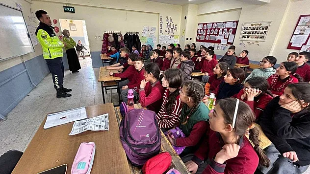 Jandarmadan 6 İlçede Öğrencilere Trafik Eğitimi