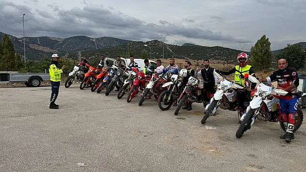 Jandarmadan Cross Motosiklet Sürücülerine Eğitim