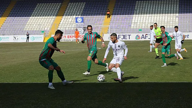 Jetler 1 puanı zorla aldı