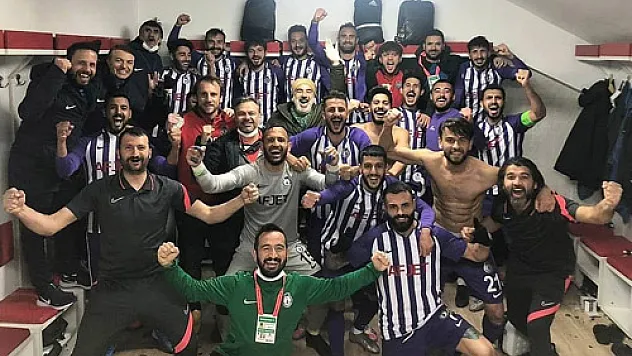 Jetler bulutların üzerinde seyrediyor