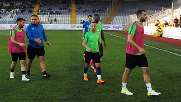 Jetler gençlerle hazırlık maçı yaptı