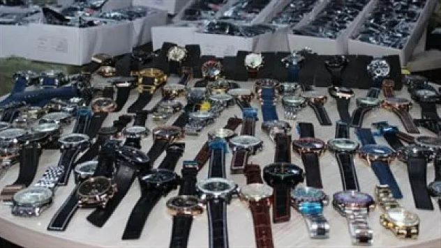 Kaçak 14 bin 34 tane kol saati ele geçirildi