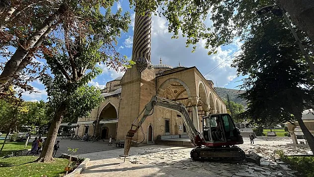 'Kadınana' İmaret İçin Düğmeye Bastı