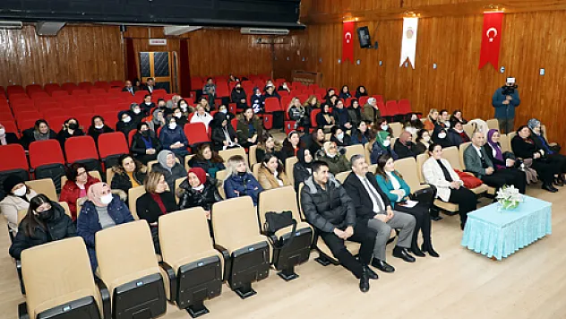 Kadınların toplumdaki yeri anlatıldı