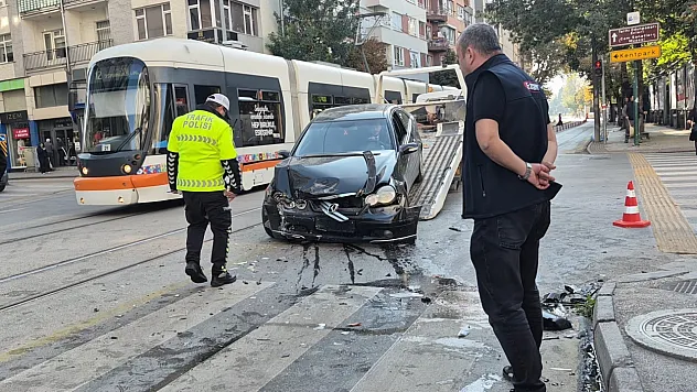 Kafa Kafaya Çarpıştılar! Kazada Şans Eseri Yaralanan Olmadı