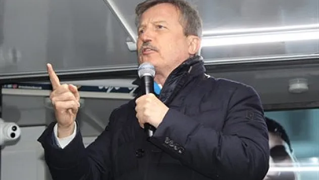 Kafalarınızı karıştırmaya çalışıyorlar