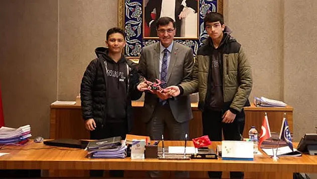 Kahveci'den Genç Dron Sporcusuna Destek