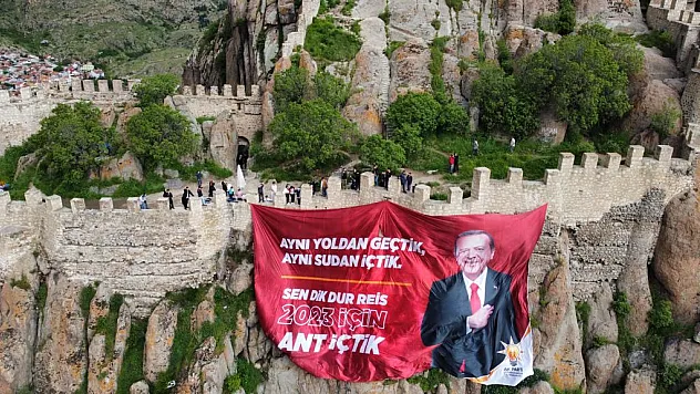 Kale surlarından Reis'e destek