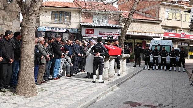 Kalp krizinden vefat eden polis memuru toprağa verildi