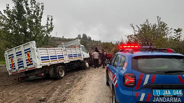 Kamyonet Sürücüsünün İmdadına Jandarma Yetişti