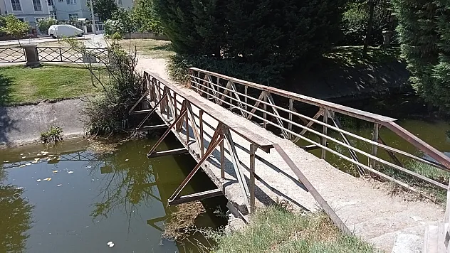 Kanlıkavak Park’ındaki Eski Köprü Vatandaşları Endişelendiriyor
