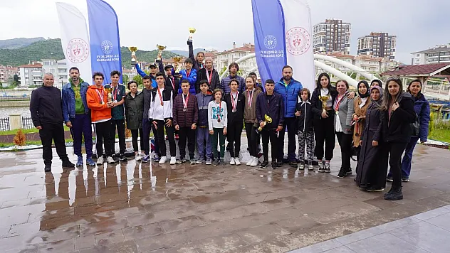 Kanocular 19 Mayıs için yarıştı