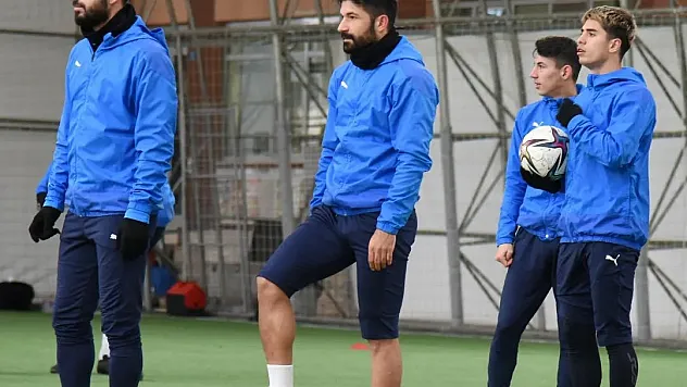 Kar yağışı ve soğuk hava Afyonsporlu oyuncuları da etkiledi