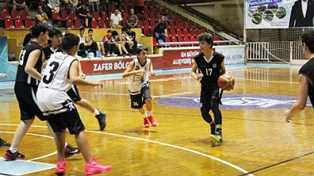 Kara Kartallar Çeyrek Finalde