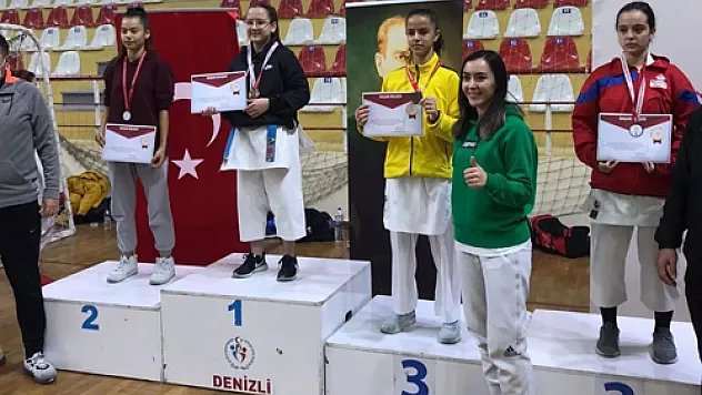 Karateci Kızlar Türkiye Şampiyonasına gidiyor